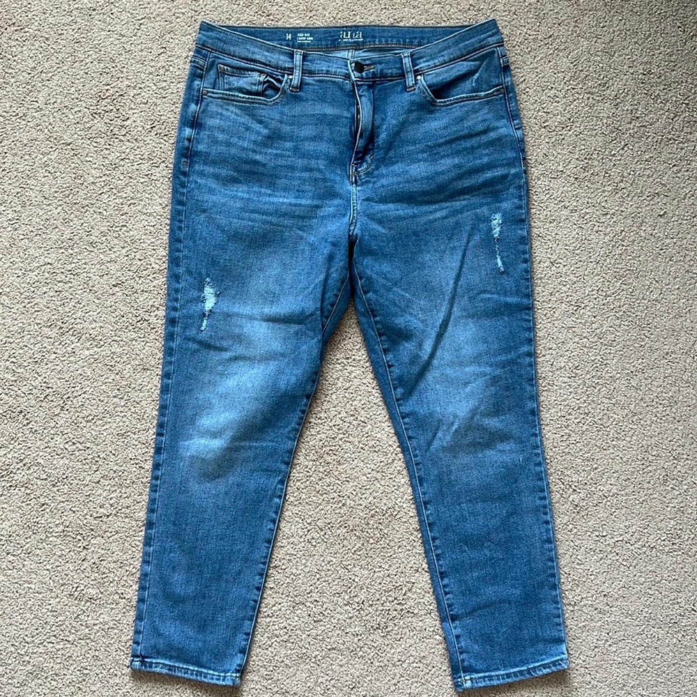 Womens Highwaisted, Straight Leg Jean